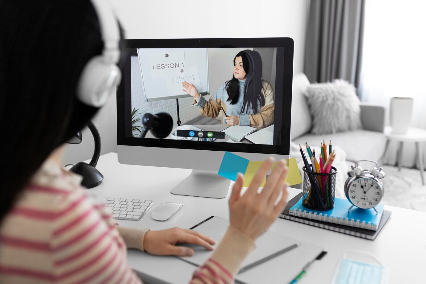 ឆានែលរៀន YouTube ដែលមិនធុញទ្រាន់៖ គន្លឹះបង្កើនប្រសិទ្ធភាពការសិក្សាសម្រាប់សិស្សគ្រប់កម្រិត